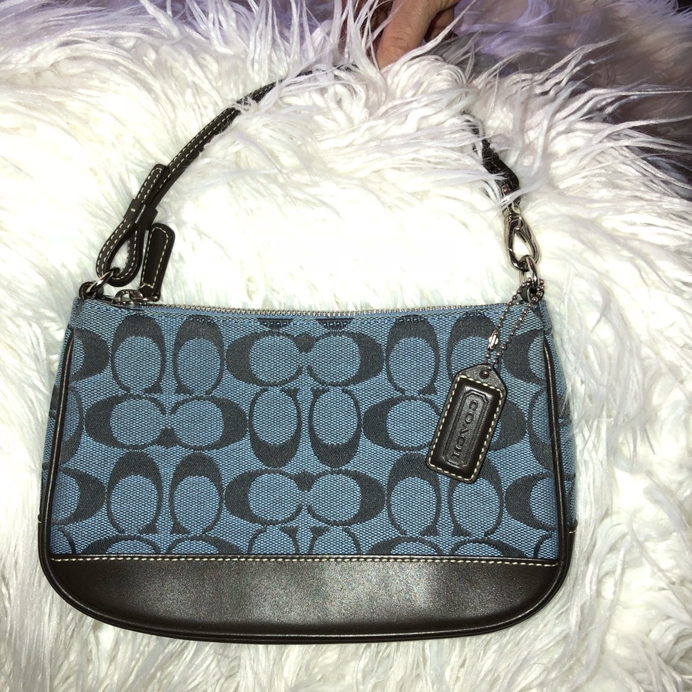 Small blue coach leather purse